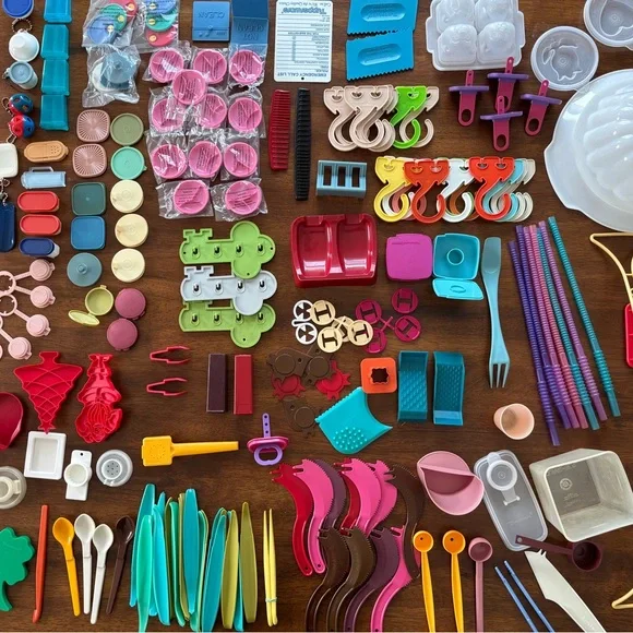 HUGE LOT - VINTAGE TUPPERWARE